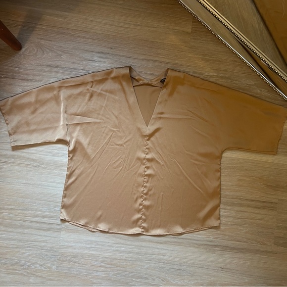 Banana Republic Brown Satin Slouchy Top Size Medium - Picture 1 of 7